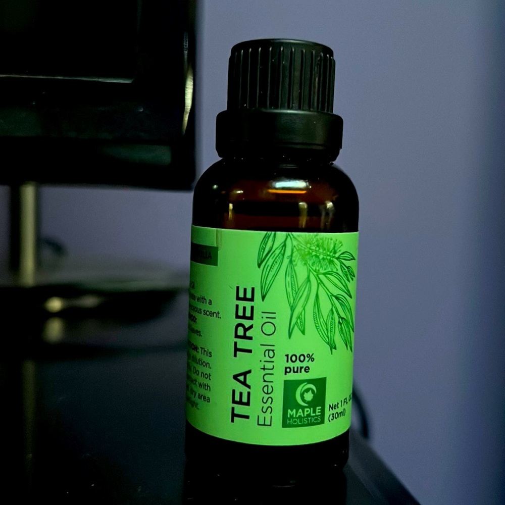 Maple Holistics Tea Tree 100% pure essential oil used twice 1 fl ounce